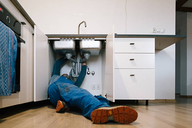 Professional Leak Detection technician working in Fountain Valley, CA